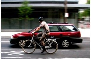 دوچرخه‌سواران نسبت به ماشین‌سواران، 5 برابر کمتر در معرض آلودگی هستند