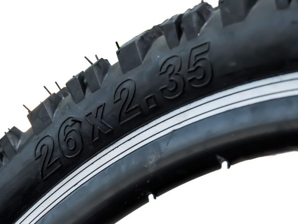 02-Yasa-Tire-26-x-2-35