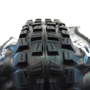 04-Cst-Bft-Tire-27