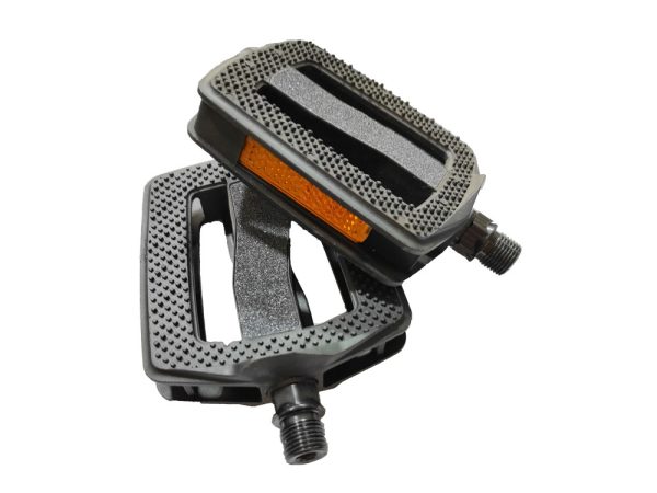 02-Giant-Bike-Pedals