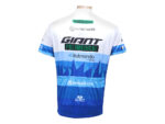 05-Bike-Set-Clothes-Giant