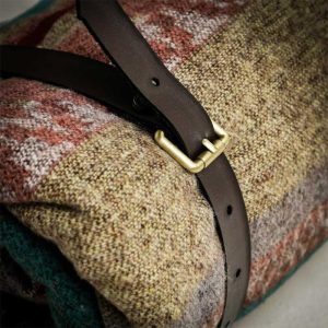 پانچو پتویی کمپینگ با طرح سرخپوستی T
